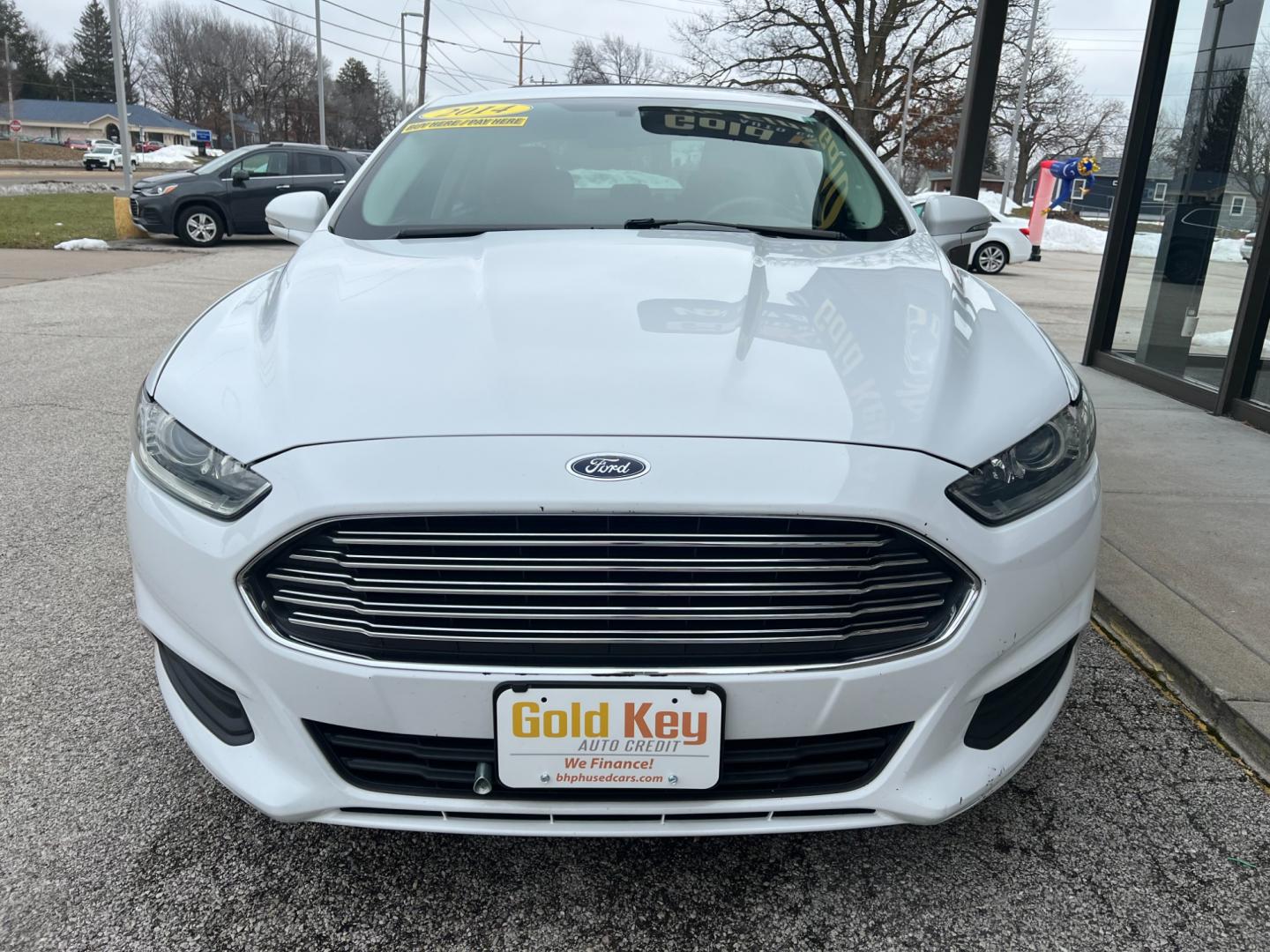 2014 Oxford White Ford Fusion SE (3FA6P0H75ER) with an 2.5L L4 DOHC 16V engine, located at 1633 W Kimberly, Davenport, IA, 52806, (563) 323-5341, 41.559456, -90.598732 - Photo#2